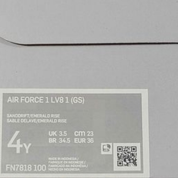 Nike Air Force 1 LV8 'Velcro' Youth 4 (Like new in box) - Picture 8 of 8